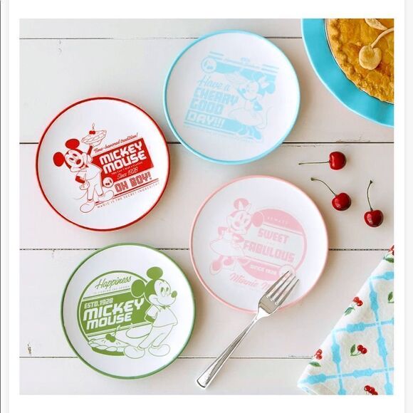Disney Plate Set - Mickey & Minnie Mouse - Retro - Picture 1 of 2